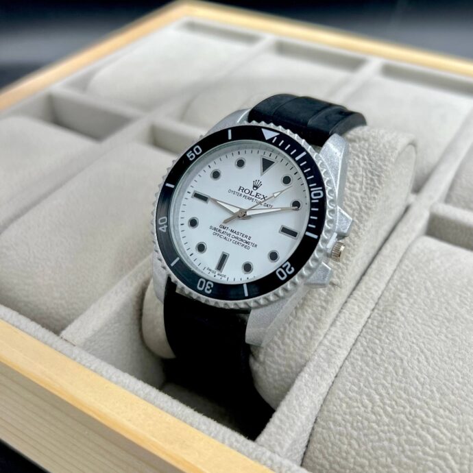 ⁦ROLEX OYSTER PERPETUAL DATE⁩ - الصورة ⁦2⁩